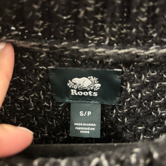 ROOTS Cable knit sweater - Picture 3 of 5